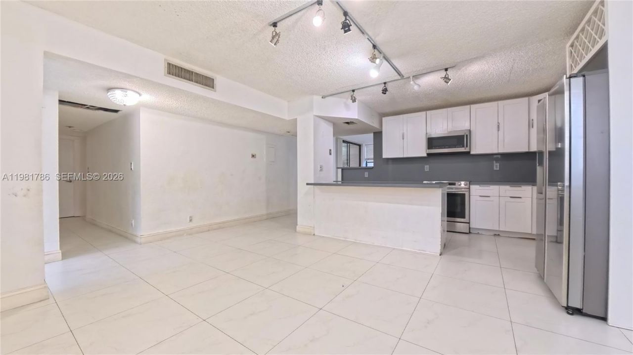 20300 W Country Club Dr , Unit PH18-3, Aventura, FL 33180 Photo