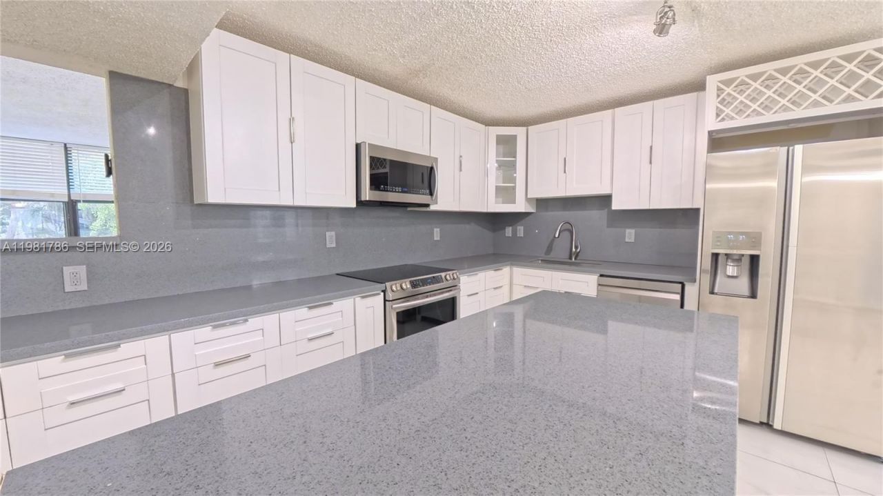 20300 W Country Club Dr , Unit PH18-3, Aventura, FL 33180 Photo