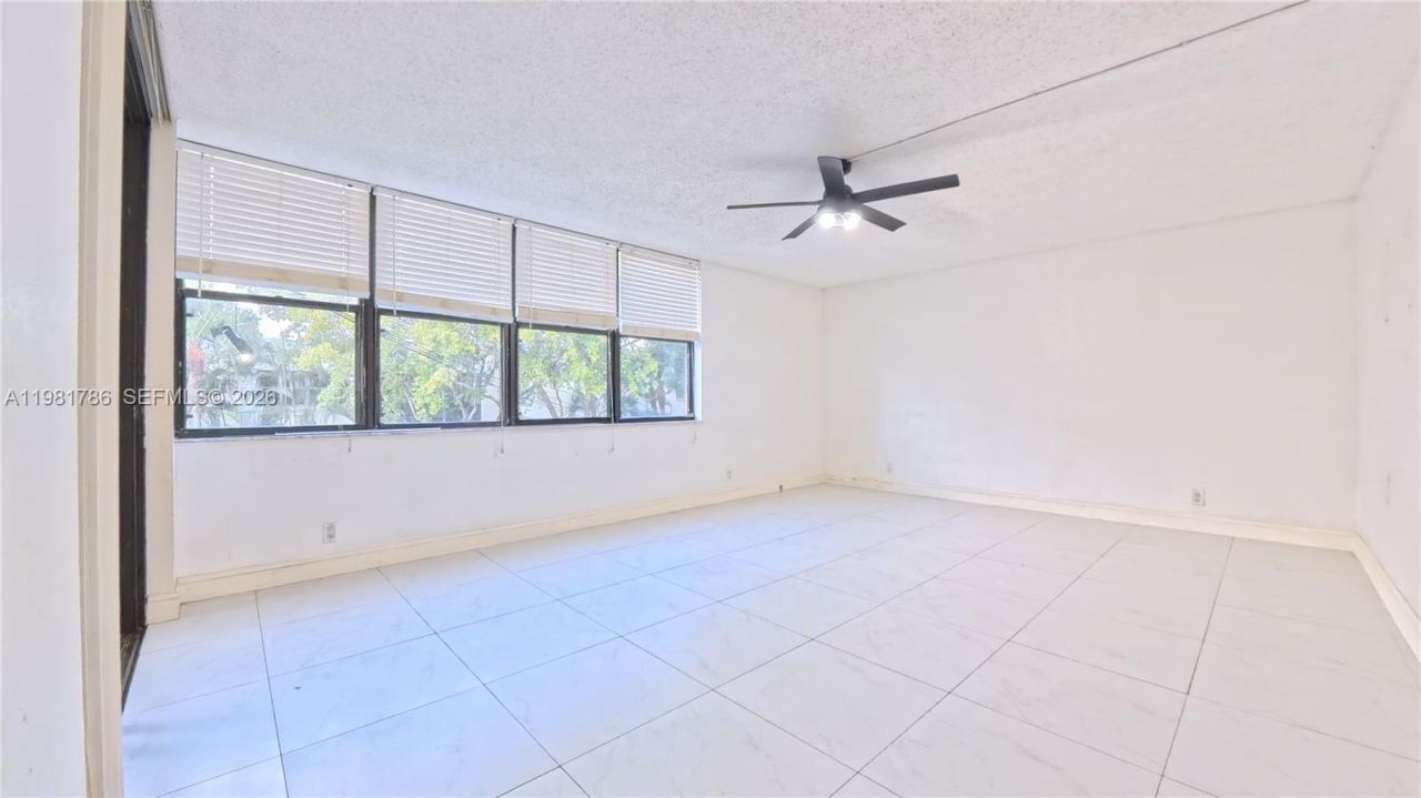 20300 W Country Club Dr , Unit PH18-3, Aventura, FL 33180 Photo