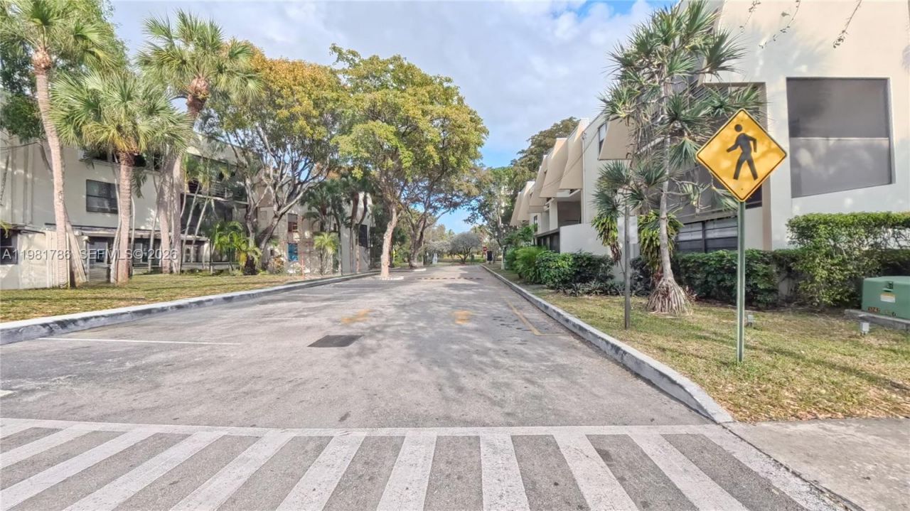 20300 W Country Club Dr , Unit PH18-3, Aventura, FL 33180 Photo