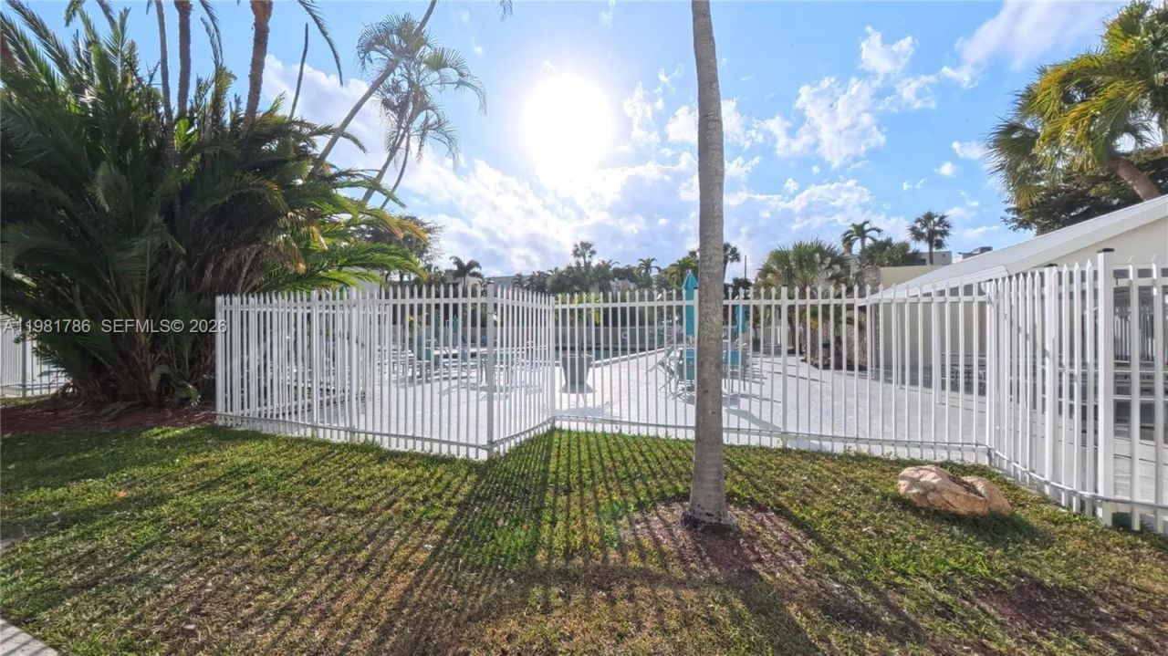 20300 W Country Club Dr , Unit PH18-3, Aventura, FL 33180 Photo