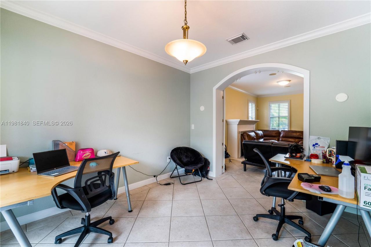 200 SW 87th Path, Miami, FL 33174 Photo