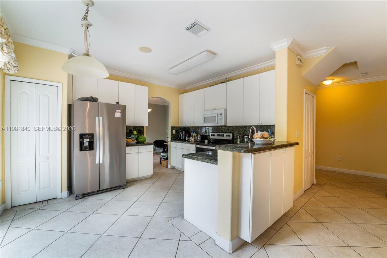 200 SW 87th Path, Miami, FL 33174 Photo