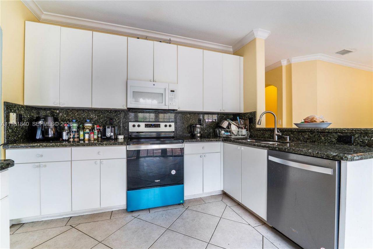200 SW 87th Path, Miami, FL 33174 Photo