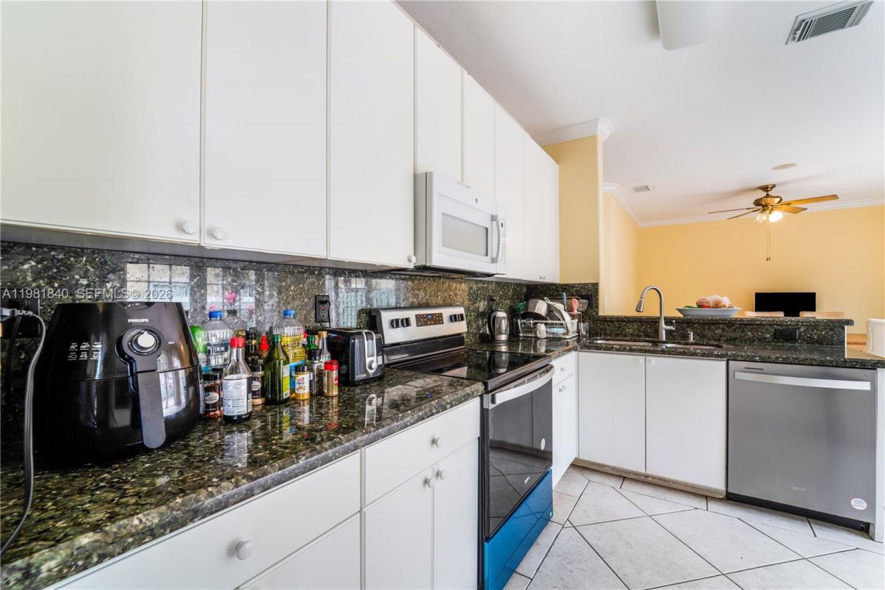 200 SW 87th Path, Miami, FL 33174 Photo