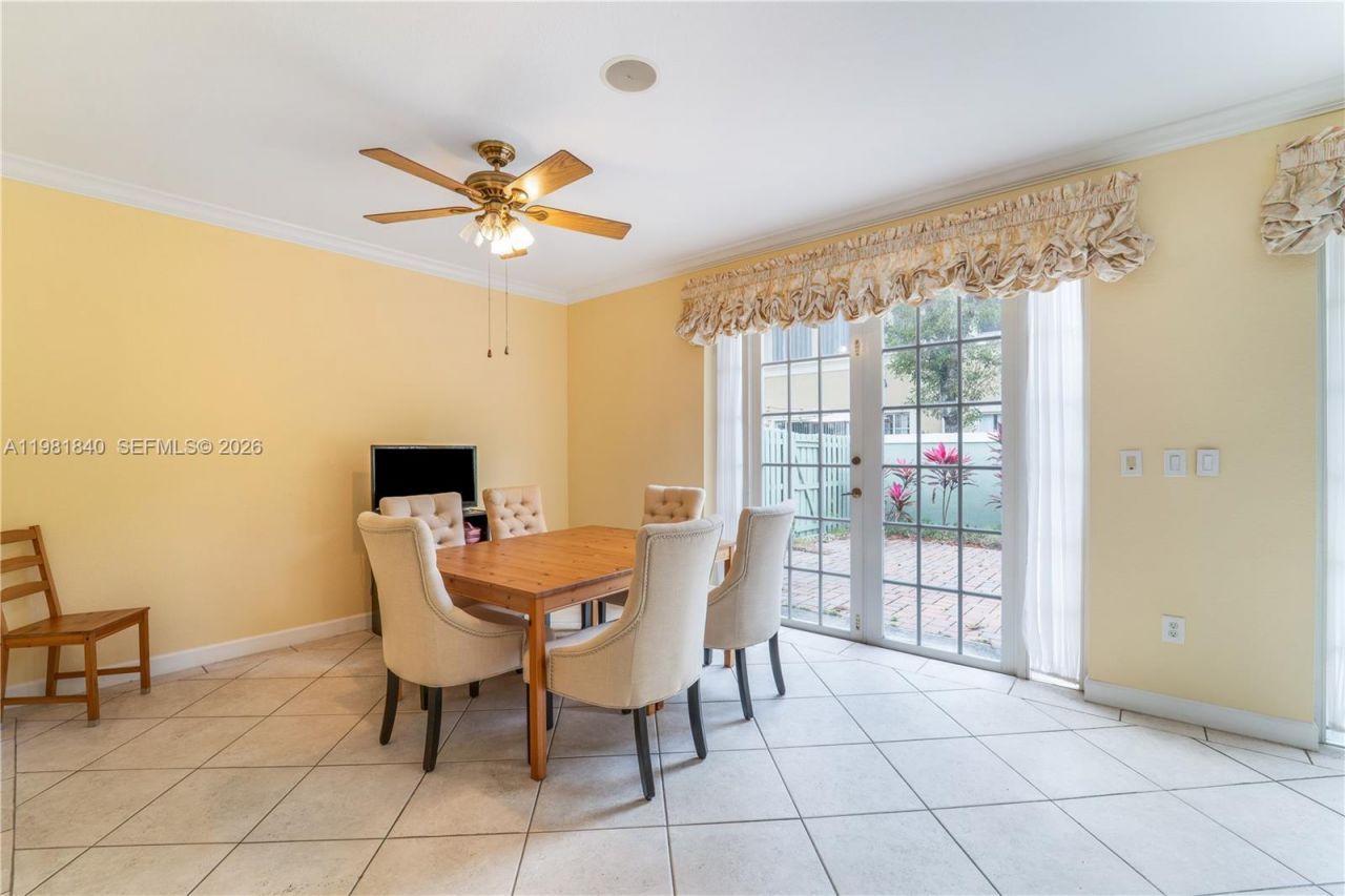 200 SW 87th Path, Miami, FL 33174 Photo