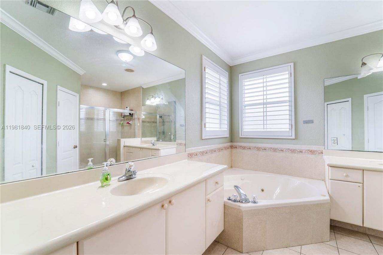 200 SW 87th Path, Miami, FL 33174 Photo