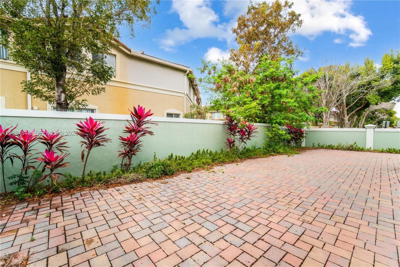 200 SW 87th Path, Miami, FL 33174 Photo
