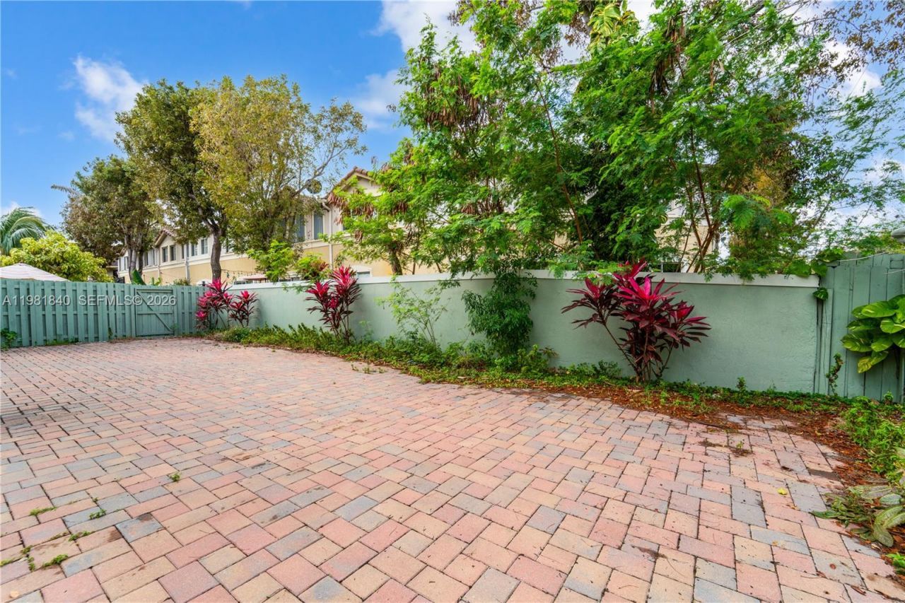 200 SW 87th Path, Miami, FL 33174 Photo
