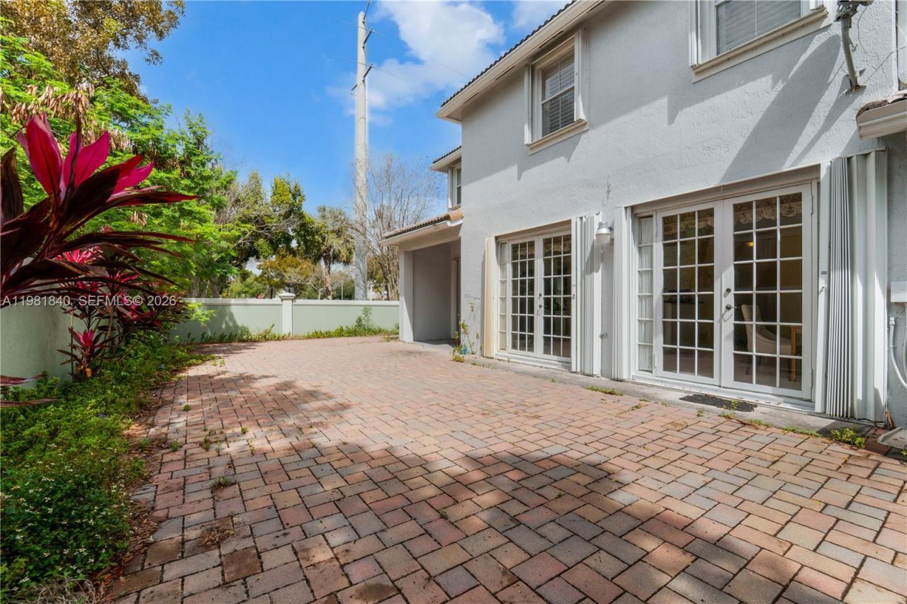200 SW 87th Path, Miami, FL 33174 Photo