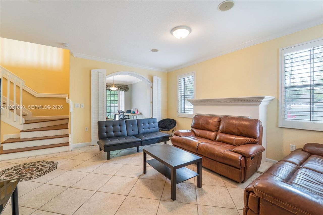 200 SW 87th Path, Miami, FL 33174 Photo