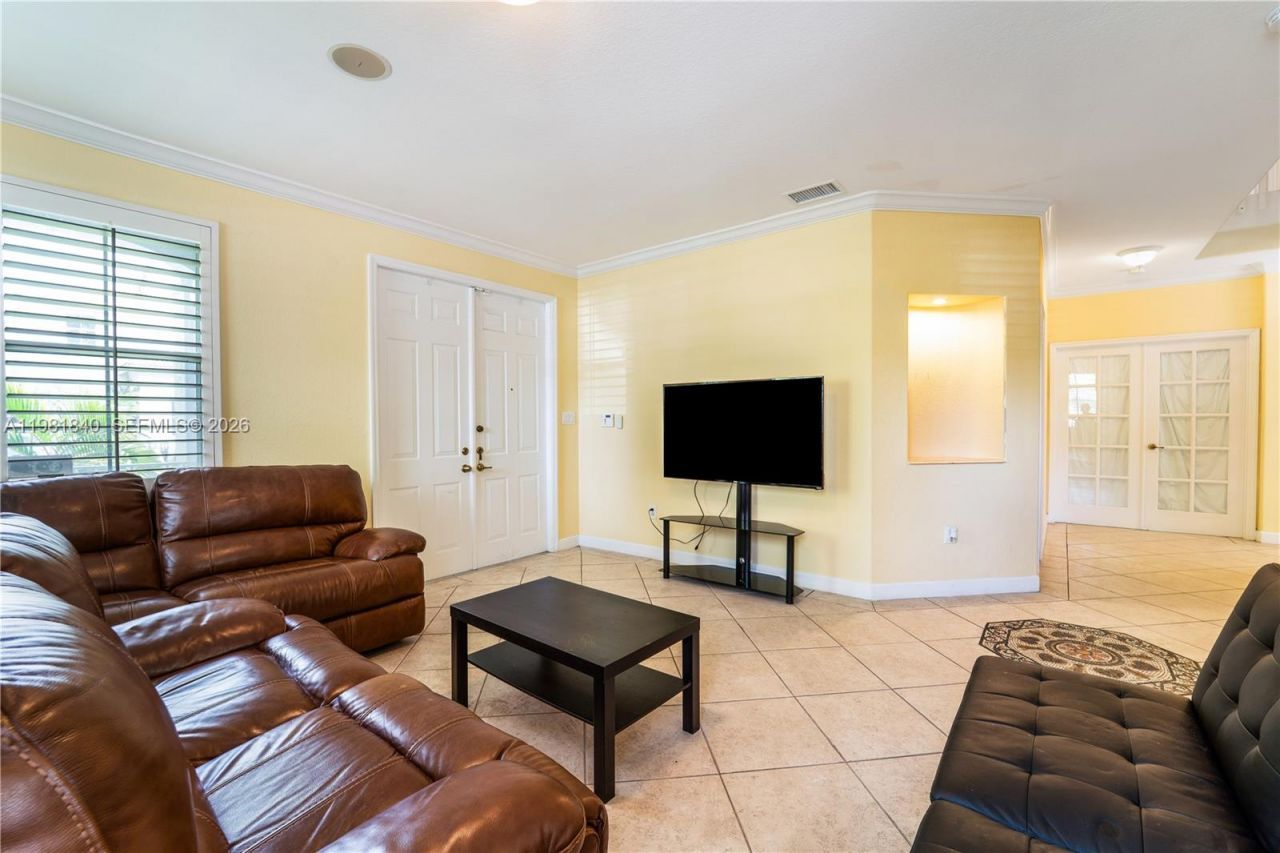 200 SW 87th Path, Miami, FL 33174 Photo