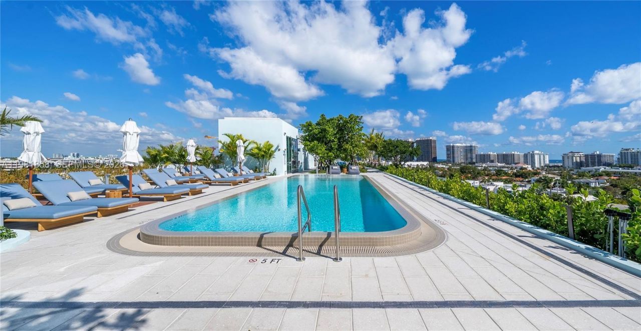 9221 E Bay Harbor Drive, Unit 810, Bay Harbor Islands, FL 33154 Photo