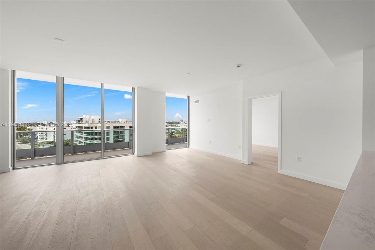 9221 E Bay Harbor Drive, Unit 810, Bay Harbor Islands, FL 33154 Photo