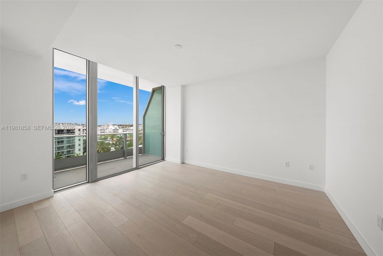 9221 E Bay Harbor Drive, Unit 810, Bay Harbor Islands, FL 33154 Photo