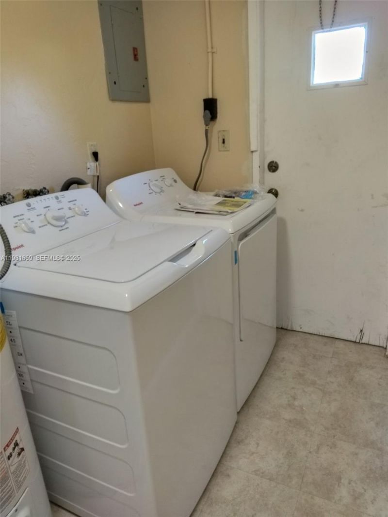 2421 SW 6th St , Fort Lauderdale, FL 33312 Photo