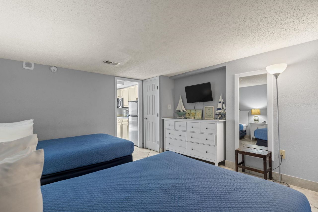 201 74th Ave. N Photo 5