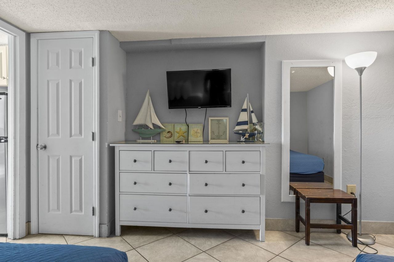 201 74th Ave. N Photo 6