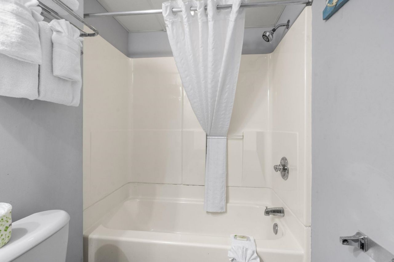 201 74th Ave. N Photo 9