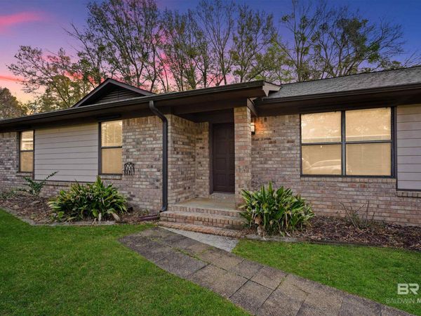 106 Lively Circle, Daphne, AL 36526