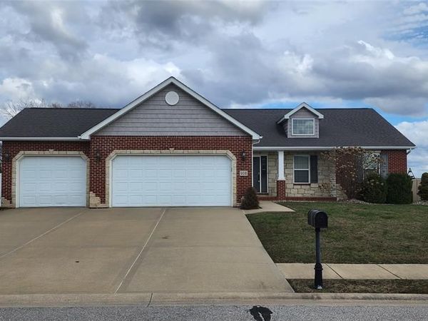 908 Indian Prairie Drive, Mascoutah, IL 62258
