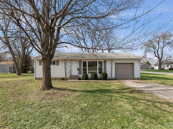 2125 E B Street, Belleville, IL 62221