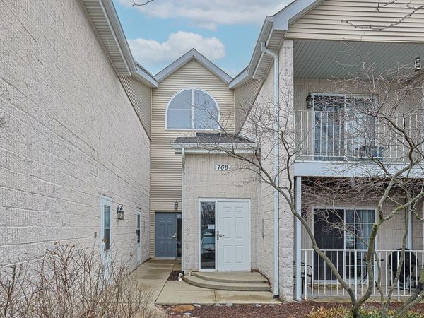 768 N Gary Avenue, Unit 103, Carol Stream, IL 60188