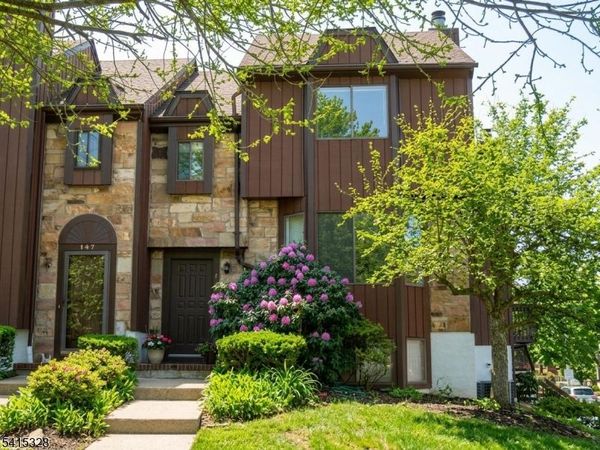 148 Nottingham Sq, Washington, NJ 07840