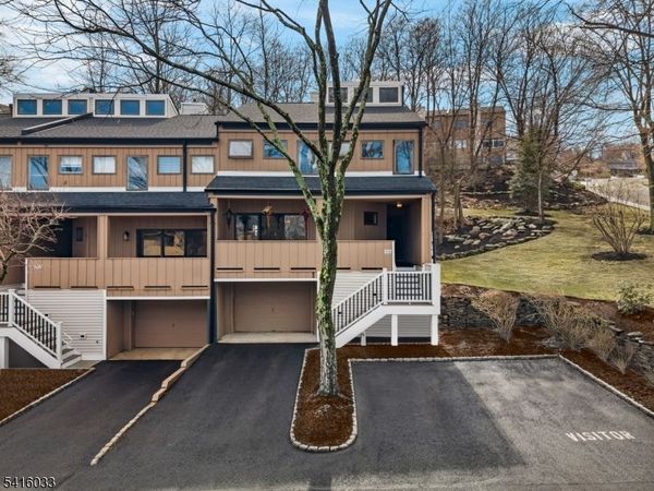 207 Stephanie Dr, North Caldwell, NJ 07006