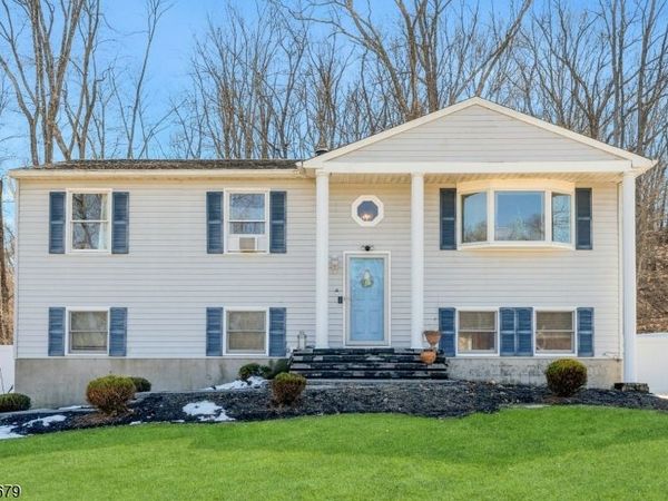 12 August Ln, Wantage, NJ 07461