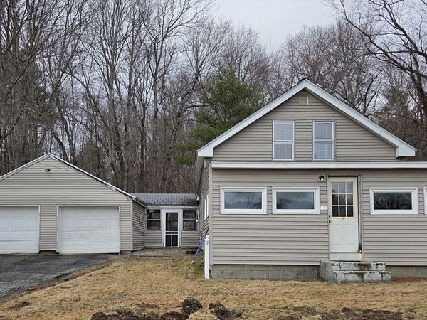 132 E Main St, West Brookfield, MA 01585