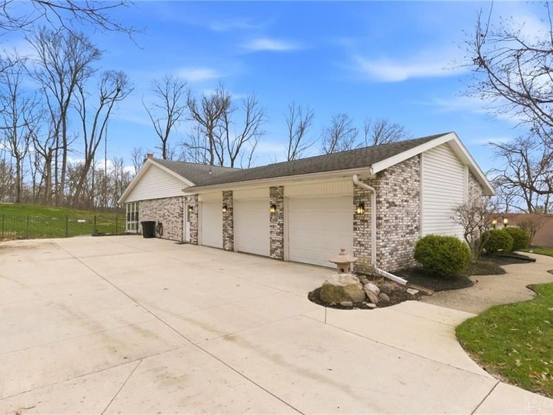 2784 Stauffer Drive, Beavercreek, OH 45434 Photo 4