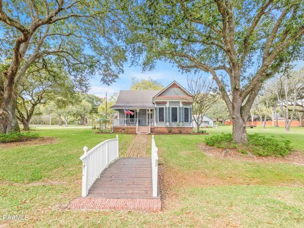 8916 Eastwood Drive , Abbeville, LA 70510