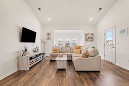 811 Spindel Dr.  photo 4