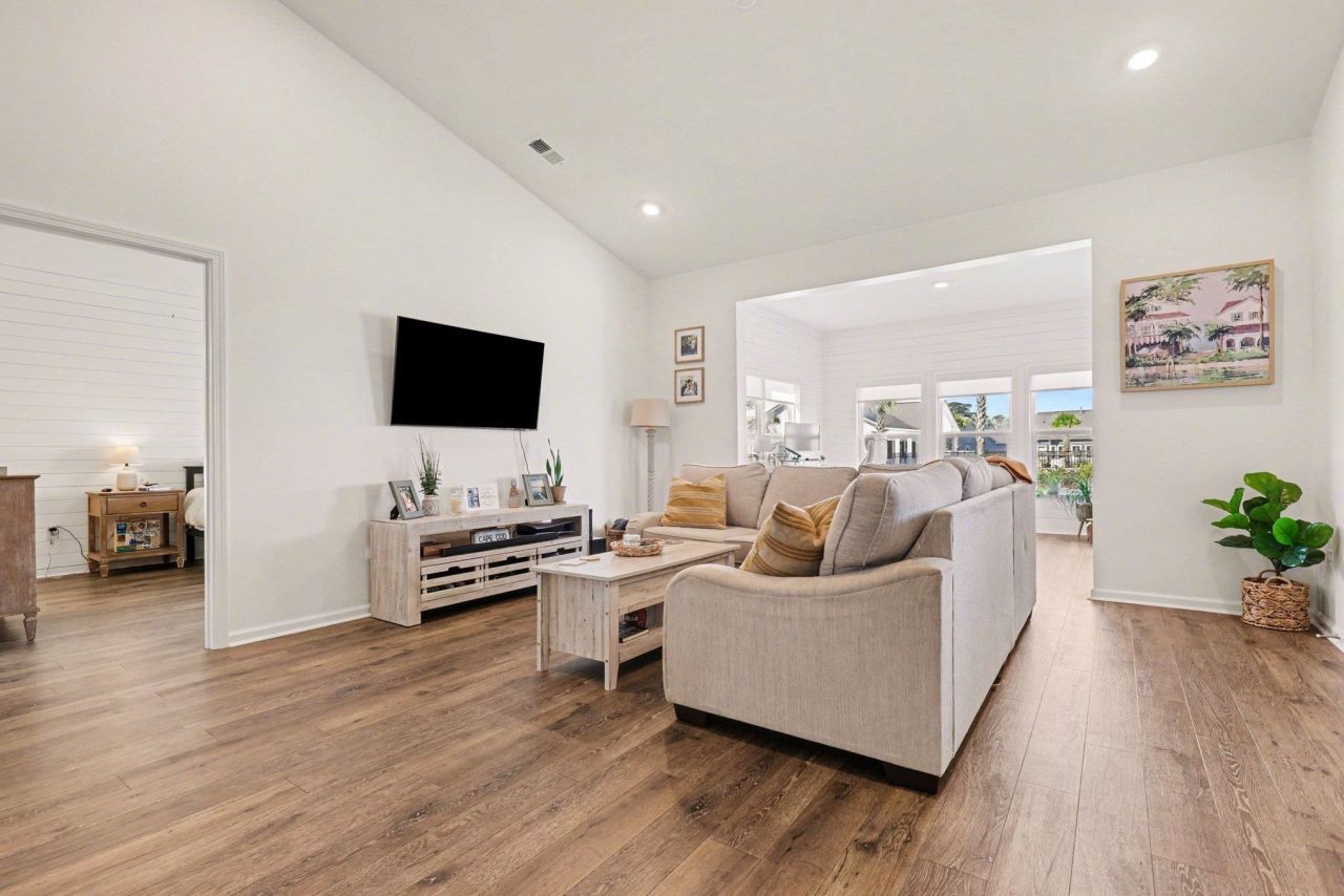 811 Spindel Dr.  Photo 6