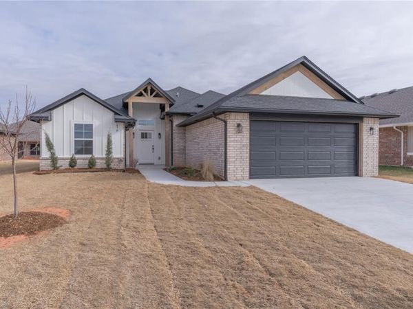478 Hackberry Lane, Washington, OK 73093