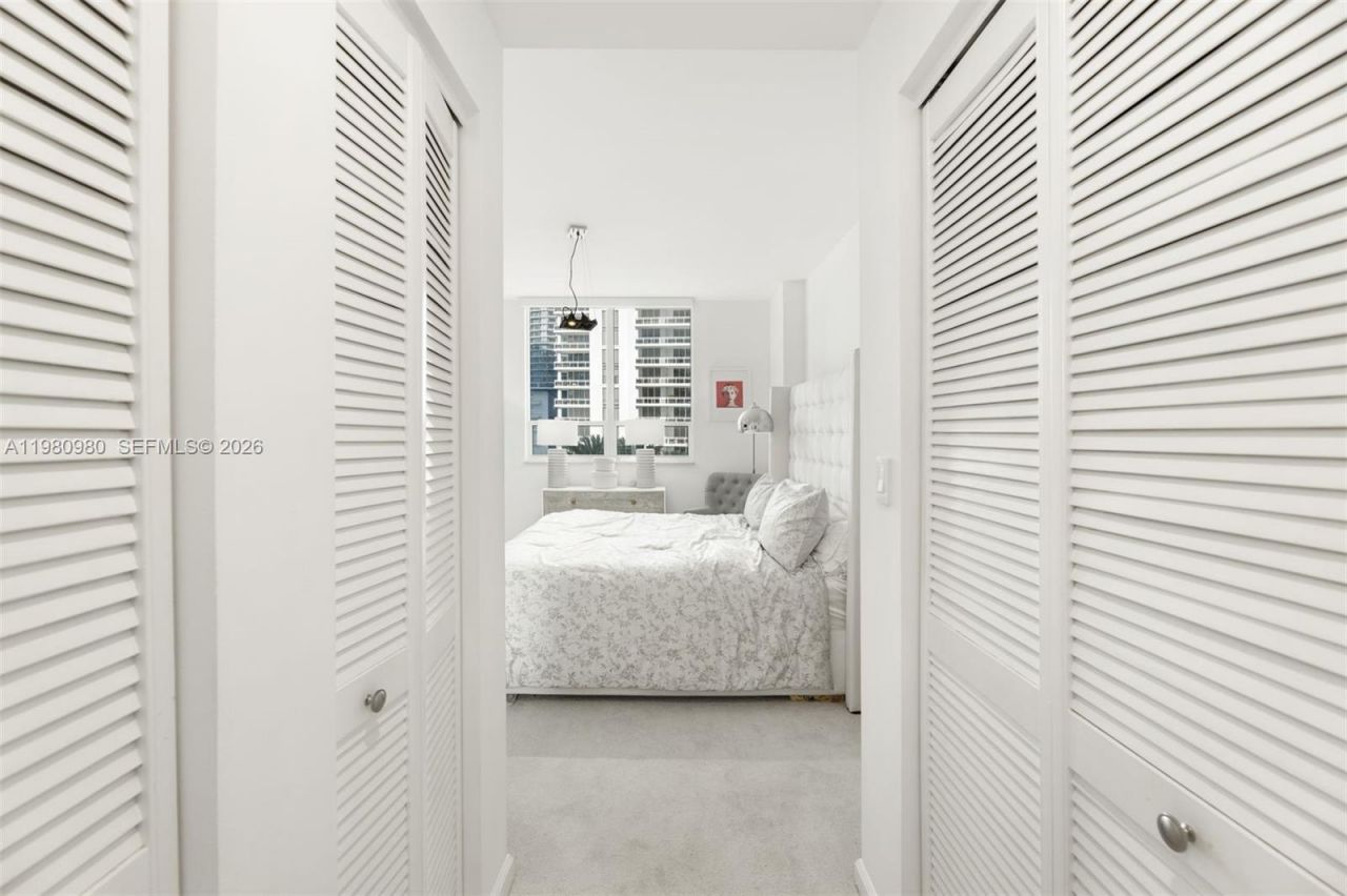 801 Brickell Key Blvd , Unit 806, Miami, FL 33131 Photo