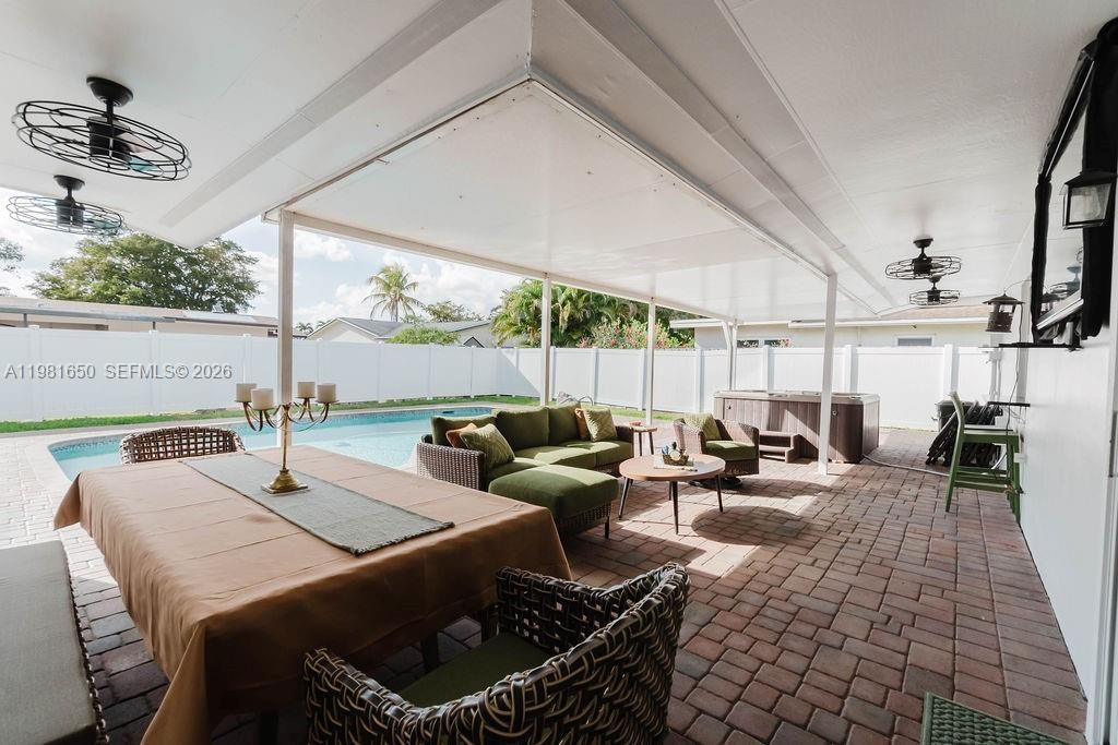 1710 NW 106th Ter , Pembroke Pines, FL 33026 Photo