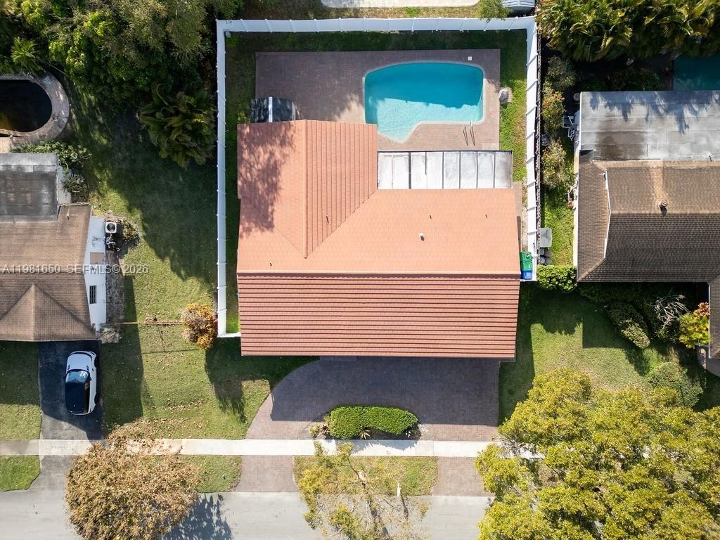 1710 NW 106th Ter , Pembroke Pines, FL 33026 Photo