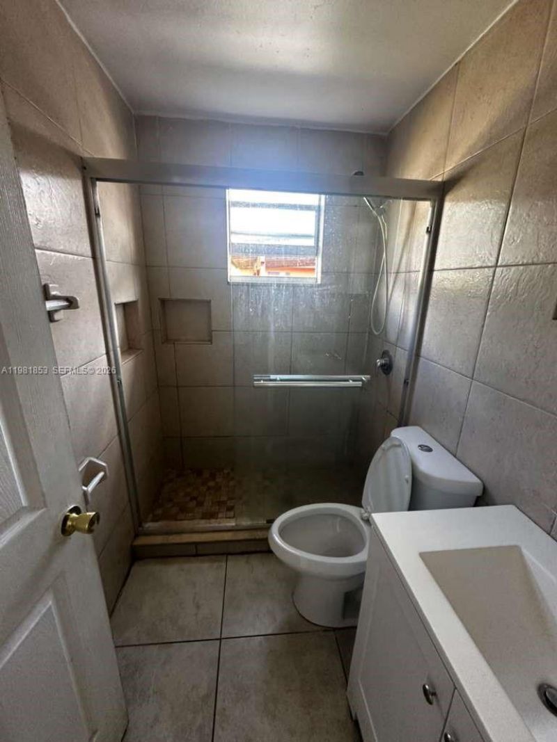 2337 NW 32nd St, Miami, FL 33142 Photo