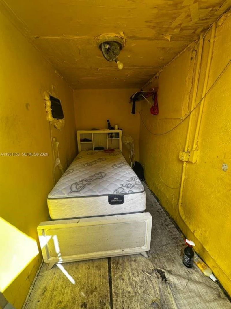 2337 NW 32nd St, Miami, FL 33142 Photo