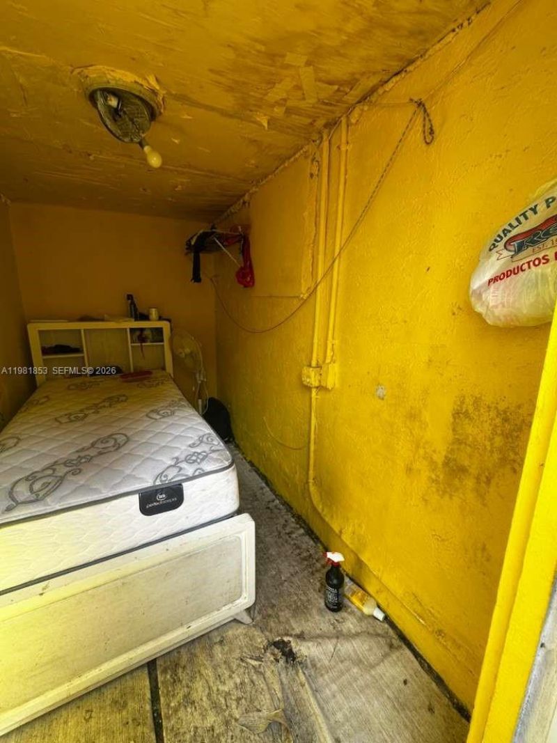 2337 NW 32nd St, Miami, FL 33142 Photo