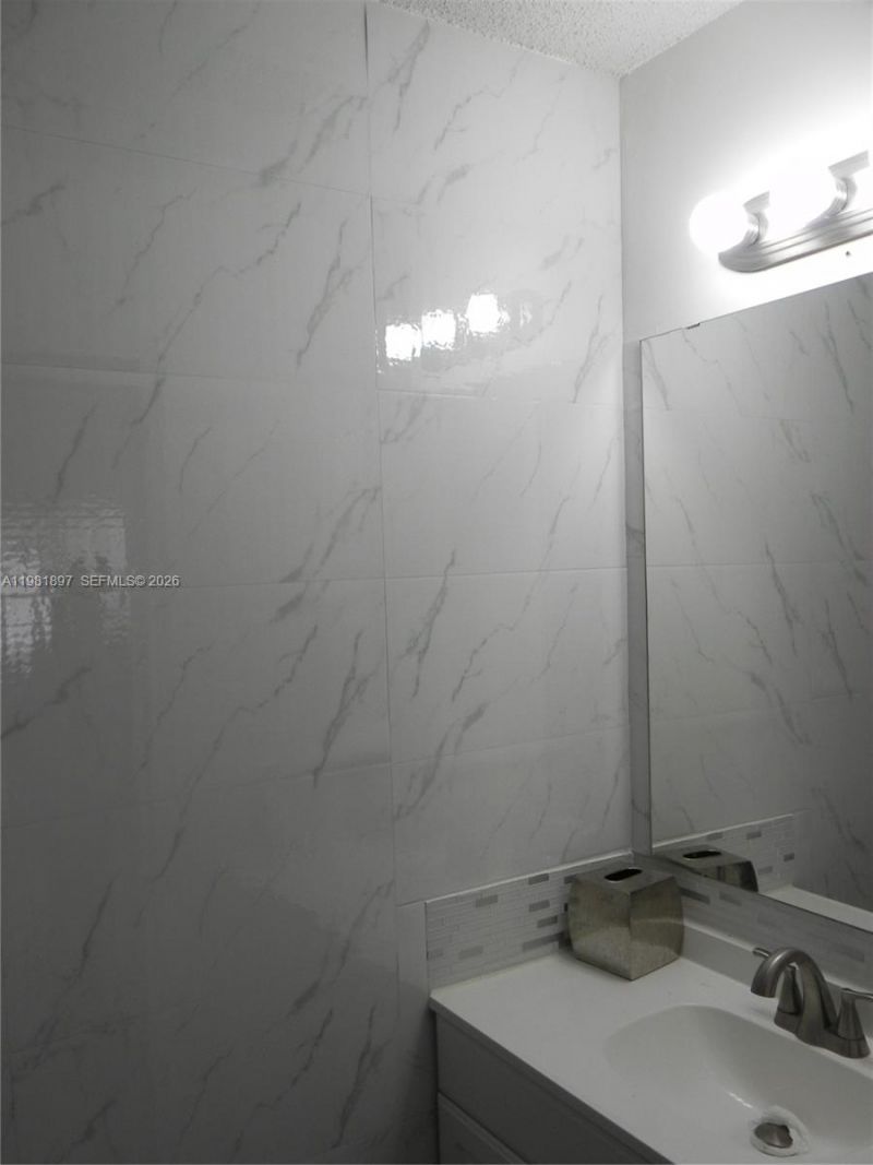 365 Somerset Way , Weston, FL 33326 Photo