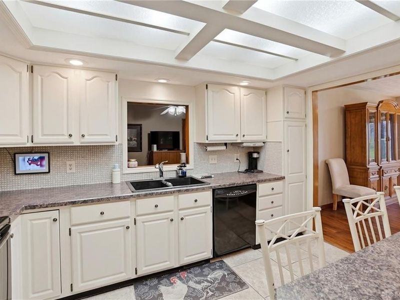 392 Copper Beech Court, Washington Township, OH 45459 Photo 10