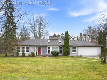 16145 Madoline Street, Beverly Hills Vlg, MI 48025