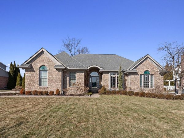 859 Wellington Court, Canton, MI 48187