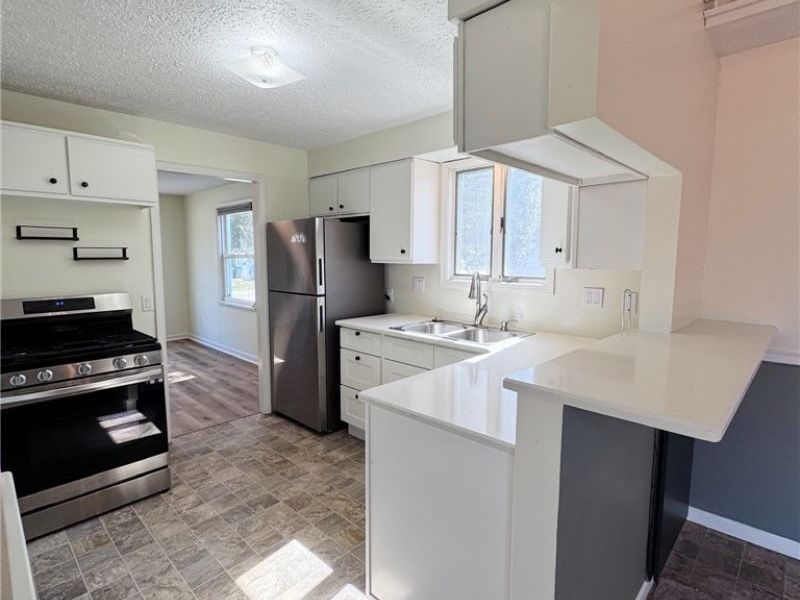 196 S Point Drive , Avon Lake, OH 44012 Photo 12