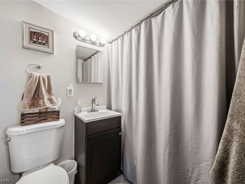 101 E 238th Street , Euclid, OH 44123 Photo 16