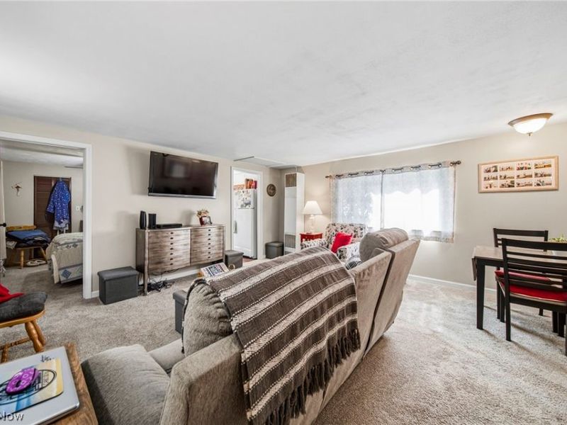 101 E 238th Street , Euclid, OH 44123 Photo 5