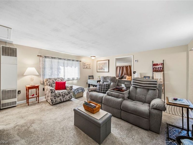 101 E 238th Street , Euclid, OH 44123 Photo 8